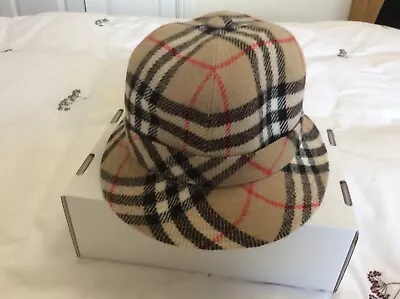 £70 • Buy Burberry Nova Check Hat S