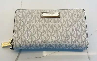 Michael Kors Signature Logo Jet Set Large Flat Multifunction Phone Case • £56.87