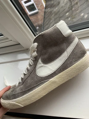 £36 • Buy Nike Blazers Mid 77