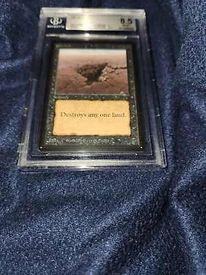 Sinkhole Beta MTG BGS 8.5 • $94.47