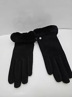 Womens UGG Black Gloves Sheepskin Size Small • $44