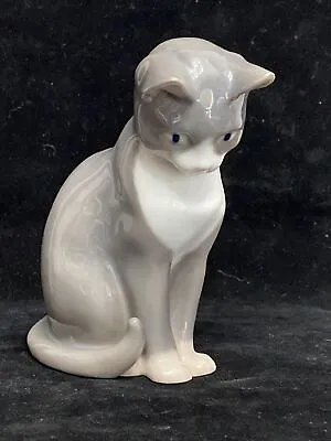 B&G Bing & Grondahl Copenhagen DENMARK Porcelain Seated Cat Figurine Gray L1 • $29.99