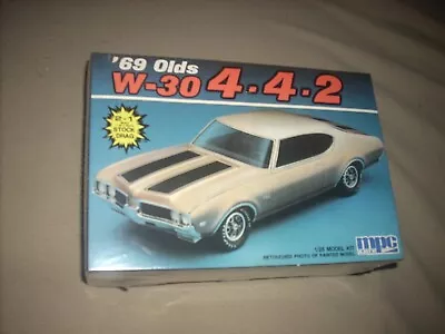 '69 OLDS W-30 4-4-2 OLD MPC SEALED 2 In 1 KIT NICE !! • $51.38