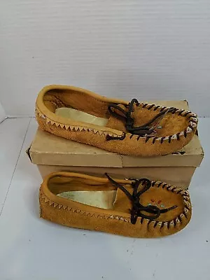 New Old Stock Minnehaha Moccasins Handmade Buckskin Suede Model 770 Sz 2 M • $29.99