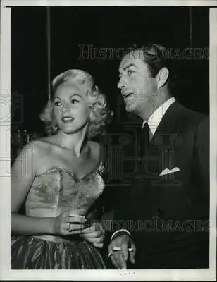 1952 Press Photo Nancy Valentine & Robert Taylor At Maharajah Party - Pip08214 • $15.99