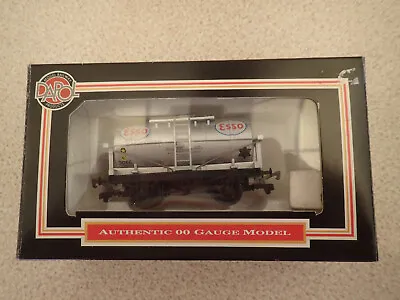 Dapol 134 OO Gauge 12 Ton Tanker Esso Silver Nice Condition Has An Issue • £15.99