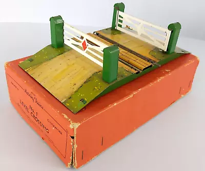 (D) O Gauge HORNBY TRAINS No. 1  Level Crossing / 2 Rail Clockwork Track - 42320 • £7.95