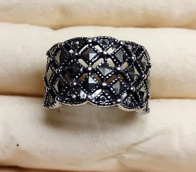 Beautiful Sterling Silver Marcasite Ring Size 7 • $15