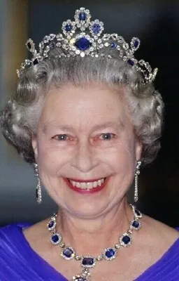Queen Elizabeth II Unsigned 10  X 8  Photo - Queen Of The United Kingdom *5730 • £2.70