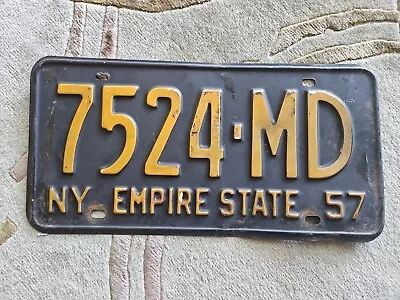 VINTAGE ORIGINAL 1957 New York LICENSE PLATE MD PHYSICIAN • $25