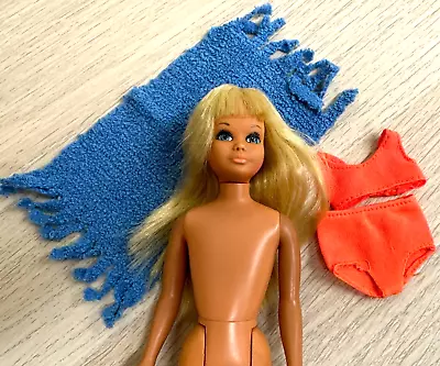 Vintage 1069 Sun Set Malibu Skipper Doll In Original Swimsuit & Blue Towel C10 • $45