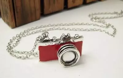 (R) Unique Vintage  Retro Camera Photographer Necklace - Red H9M22934 • $3.46