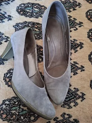 Gabor Grey Suede Court Shoes 7 • £7.99