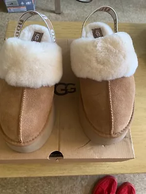 Women Size 10 Ugg Platforn Nude Slipper Great Condition Wore Twice Ever • $23