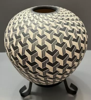 Mata Ortiz Pottery Jorge Quintana Black Jar Olla Sgraffito Geometric 3-D Art • $450