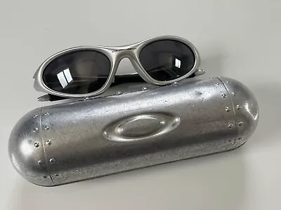 Vintage Oakley Minute 1.0 Sunglasses Silver With Case Rare • $117.50