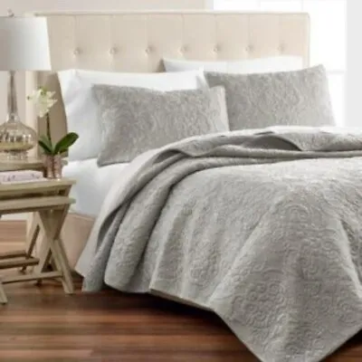 Martha Stewart Collection Silver Velvet Flourish Twin Quilt • $129.99