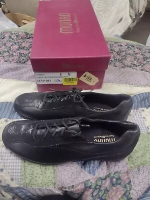 Munro Sydney  Black Suede  Size 8M  BRAND NEW In Box • $24.50