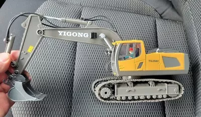 YIGONG Detailed Toy Excavator Realistic Looking Model Realistic No Controler • $7.98