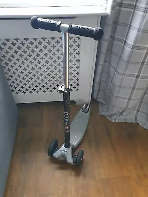 Maxi Micro Scooter Black & Silver Used  • £60