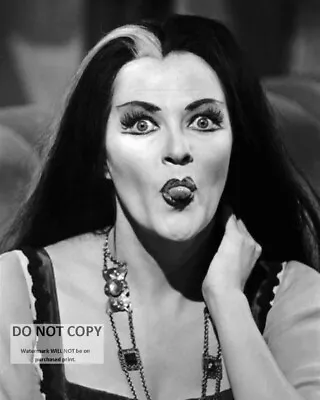  Yvonne De Carlo As  Lily  In  The Munsters  - 8x10 Publicity Photo (bt818) • £8.56