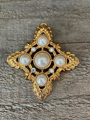 VINTAGE KJL For Avon Maltese Cross Brooch Pendant Faux Pearl Kenneth J Lane • $16.99