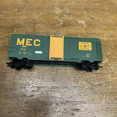 HO Scale MEC 25143 Box Car Maine Central Green With Doors • $12.63