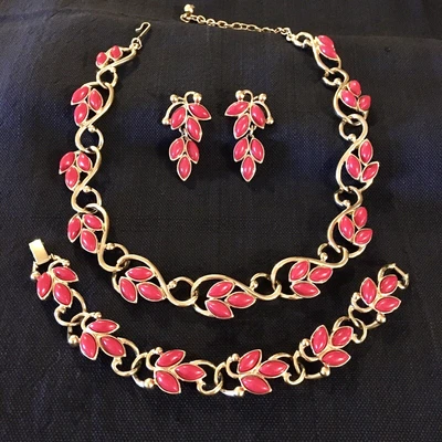 £24.26 • Buy Vintage Trifari Parure ~ Red Necklace, Bracelet &  Earring Set