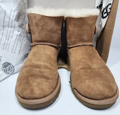 UGG Tan Twin Faced SheepSkin Mini Bailey Button Women's Boots Size 6 Pre Owned • $12.50