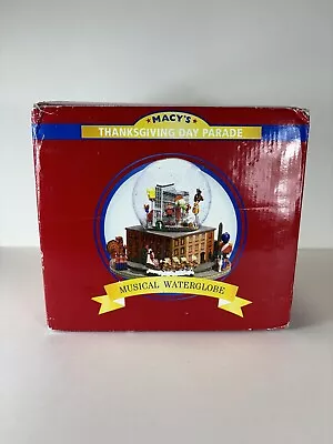 Macy's Thanksgiving Day Parade 2005 Musical Waterglobe 79th Anniversary Edition • $85