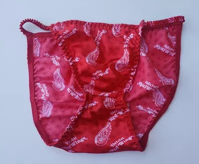 Vintage Concepts Sport Detroit Red Wings Satin String Bikini Panties Size Large  • $19.99