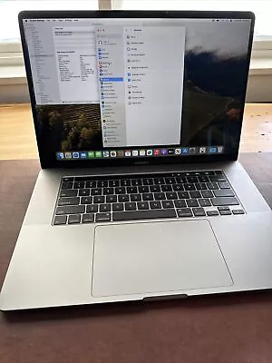 Apple MacBook Pro 16  2019 - 8-Core I9 - 16GB RAM - 1TB SSD • $619