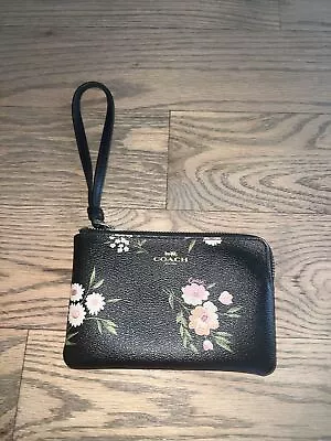 Coach Wristlet Black With Floral Design • £7.91