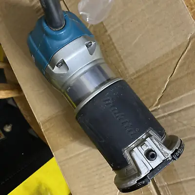 Makita RT0700C 710W Trimmer Router • $83