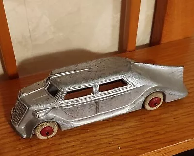 Vintage Manoil No. 705 Streamlined Art Deco Sedan Silver Car With White Tist • $10.50