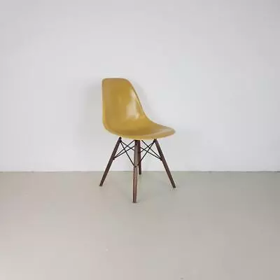 EAMES DSW CHAIR HERMAN MILLER OAK DOWEL BASE 50s 60s LIGHT OCHRE • $616.24