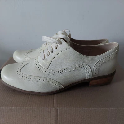 £35 • Buy Clarks Hamble Oak Womens Pale Yellow Leather Flat Lace Up Brogue Shoes Size 5.5