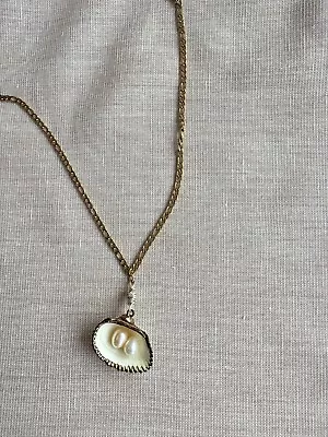 Hansen & Gretel Oysster Necklace Oyster Shell With Pearls Inside Gold Details • $25