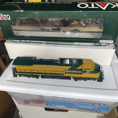 $115 • Buy KATO HO Scale GE C44-9W Dash 9 37-1307 Chicago & Northwestern BOXED NIB