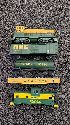 MTH Railking Reading Diesel Switcher SW-1500 Freight Set With Smoking Caboose! • $335