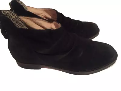 $275 Matt Bernson 7 Women's WYATT Black Flat Suede Zip Up Ankle Boots Shoes 1038 • $35.95