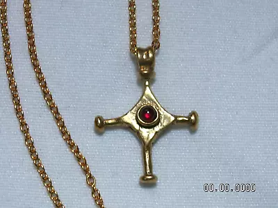 Metropolitain Museum Of Art MMA SRM...Gold ToneRed Glass CROSS Pendant Necklace • $29.97