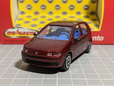 Fiat Punto Mk2 5 Door 1999 Red Rosso Scilla 1/43 MAJORETTE 5913528 • $18.66