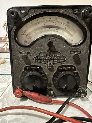 Universal Avometer Model 8 • £100