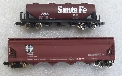 2 N Scale Santa Fe Covered Hoppers • $12.95