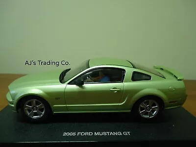 AutoArt SLOT Car 1:32 2005 FORD MUSTANG GT Lighting Lamps New GREEN 13051 • $41.36