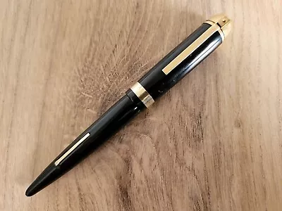 Vintage Eversharp Skyline Black GT Lever Fill Fountain Pen - 14K Gold Nib  • £85.51