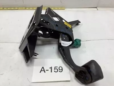 2004 Volkswagen Beetle Convertible A/t  Brake Pedal Assy Oem+ • $57.95