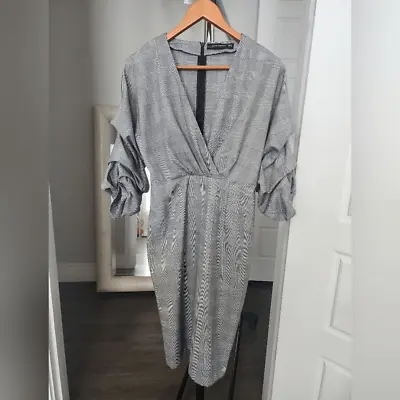 Zara Plaid Midi Dress Size M • $30