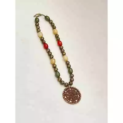 Beautiful Vintage Necklace • $21